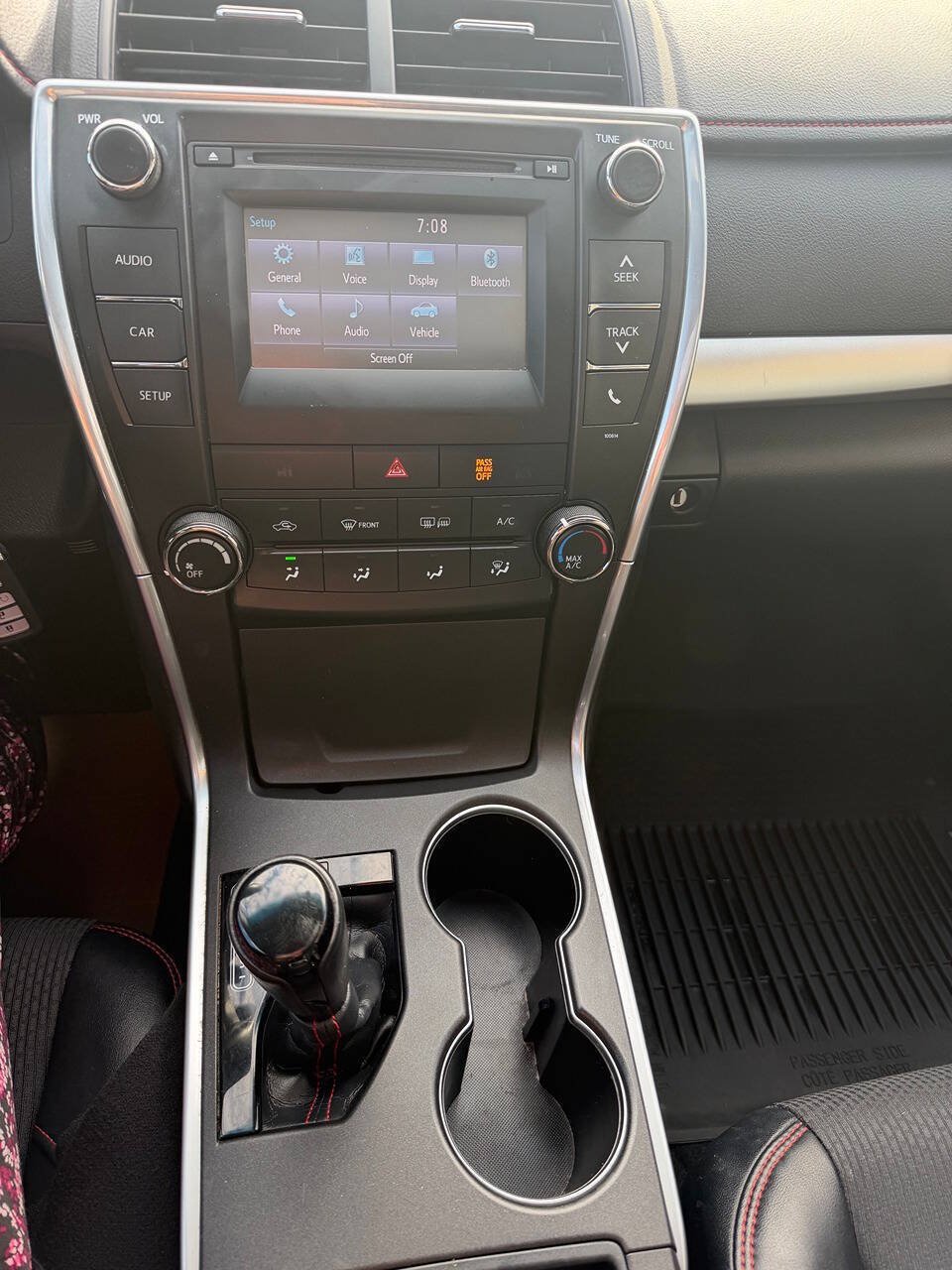 Used 2016 Toyota Camry SE w/ Moonroof Package FWD image 19