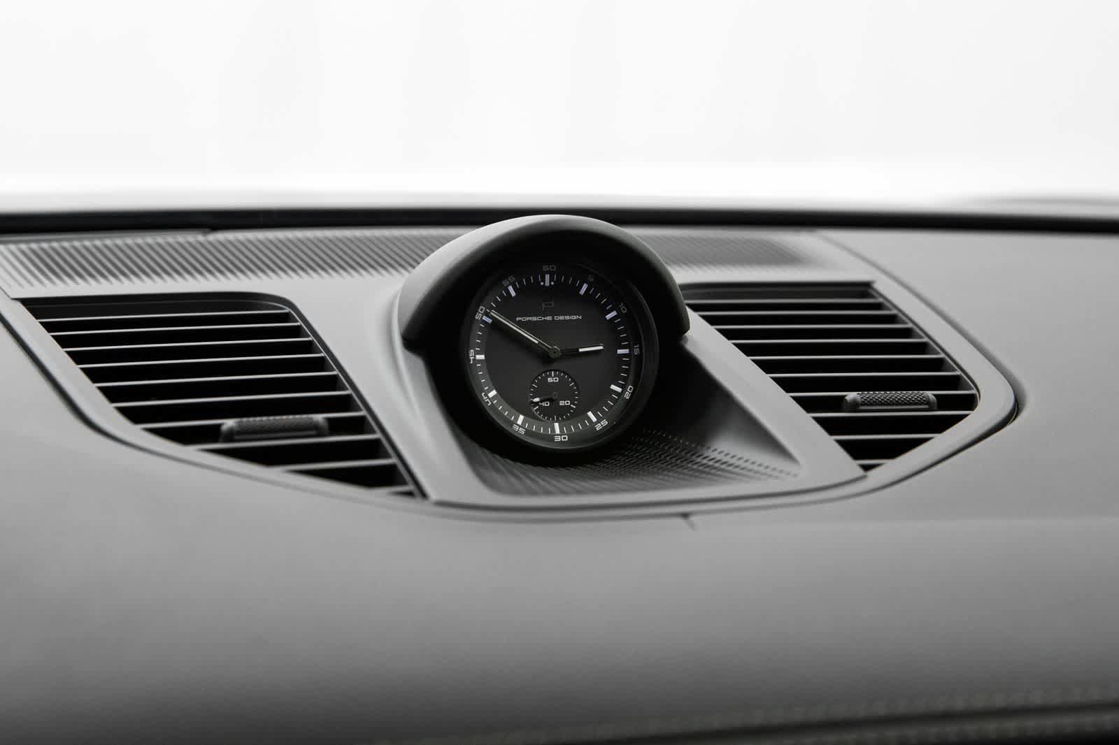 Certified 2025 Porsche Panamera Turbo AWD/4WD image 31