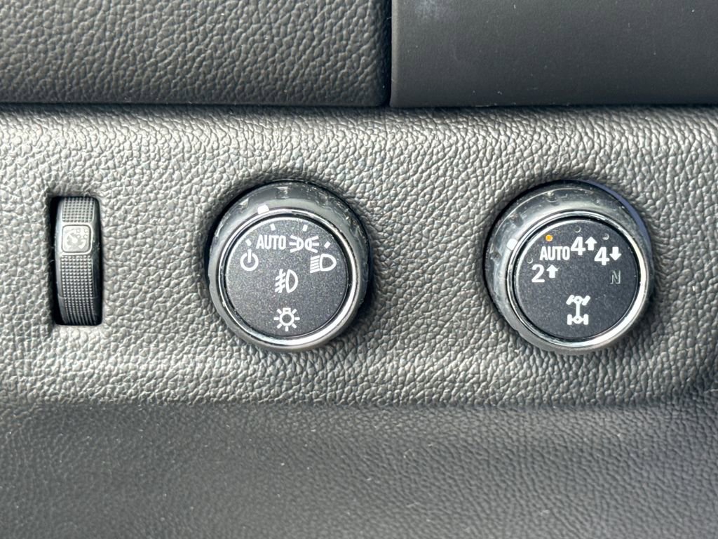 Used 2017 Chevrolet Colorado LT w/ Luxury Package, Chrome AWD/4WD image 46