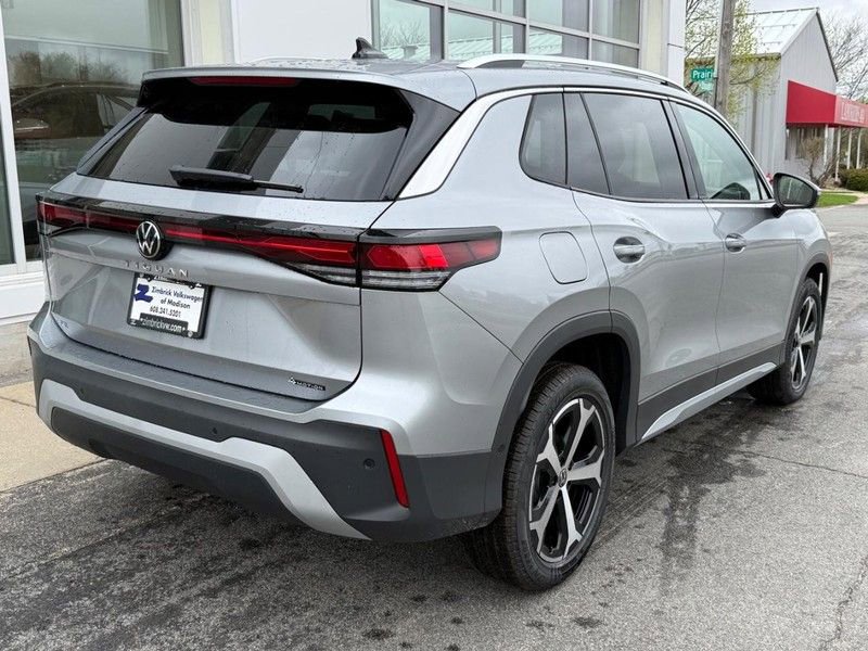 New 2026 Volkswagen Tiguan SE AWD/4WD image 3