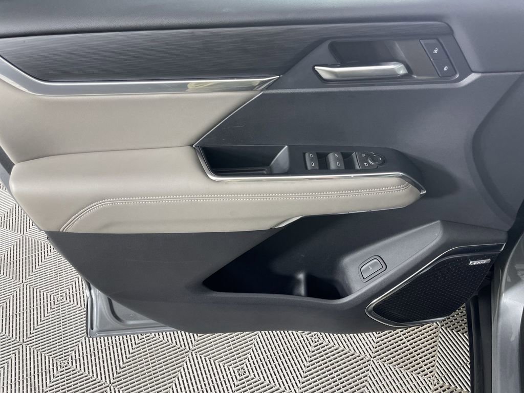 Used 2024 GMC Acadia Elevation image 21