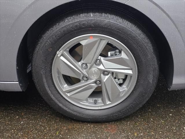 New 2026 Hyundai Elantra SE FWD image 9