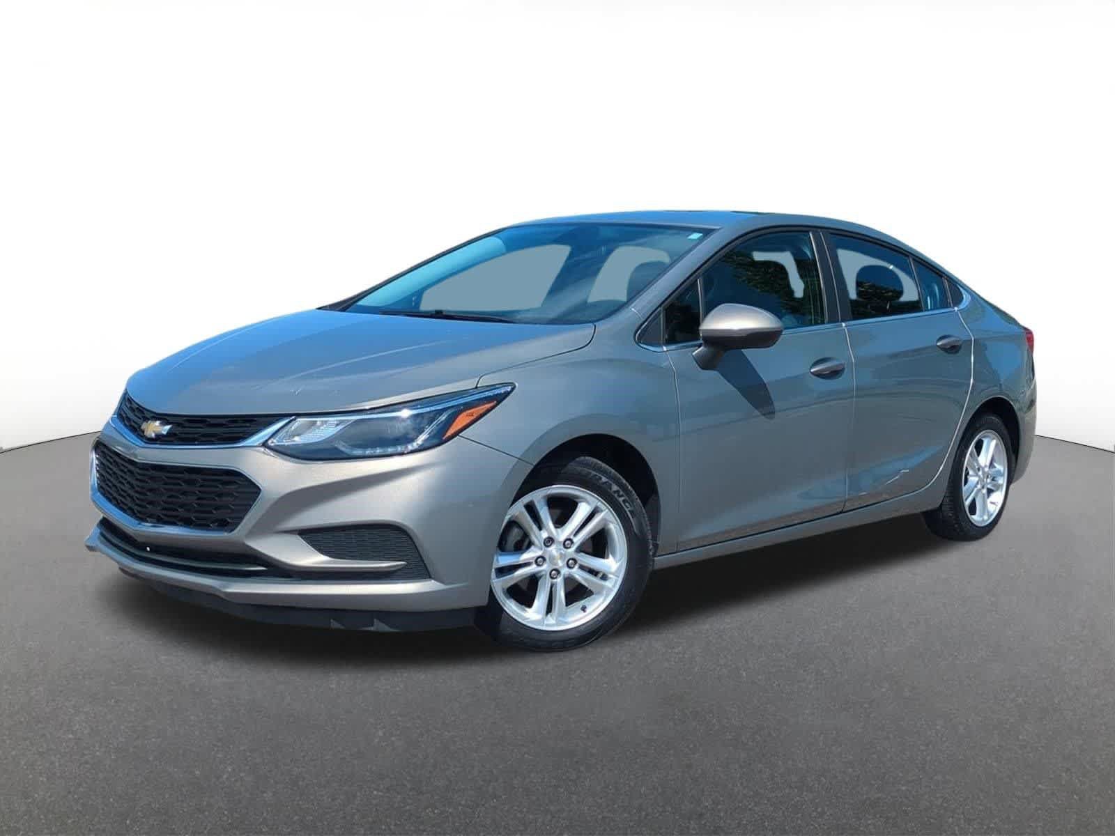 Used 2017 Chevrolet Cruze LT FWD image 1
