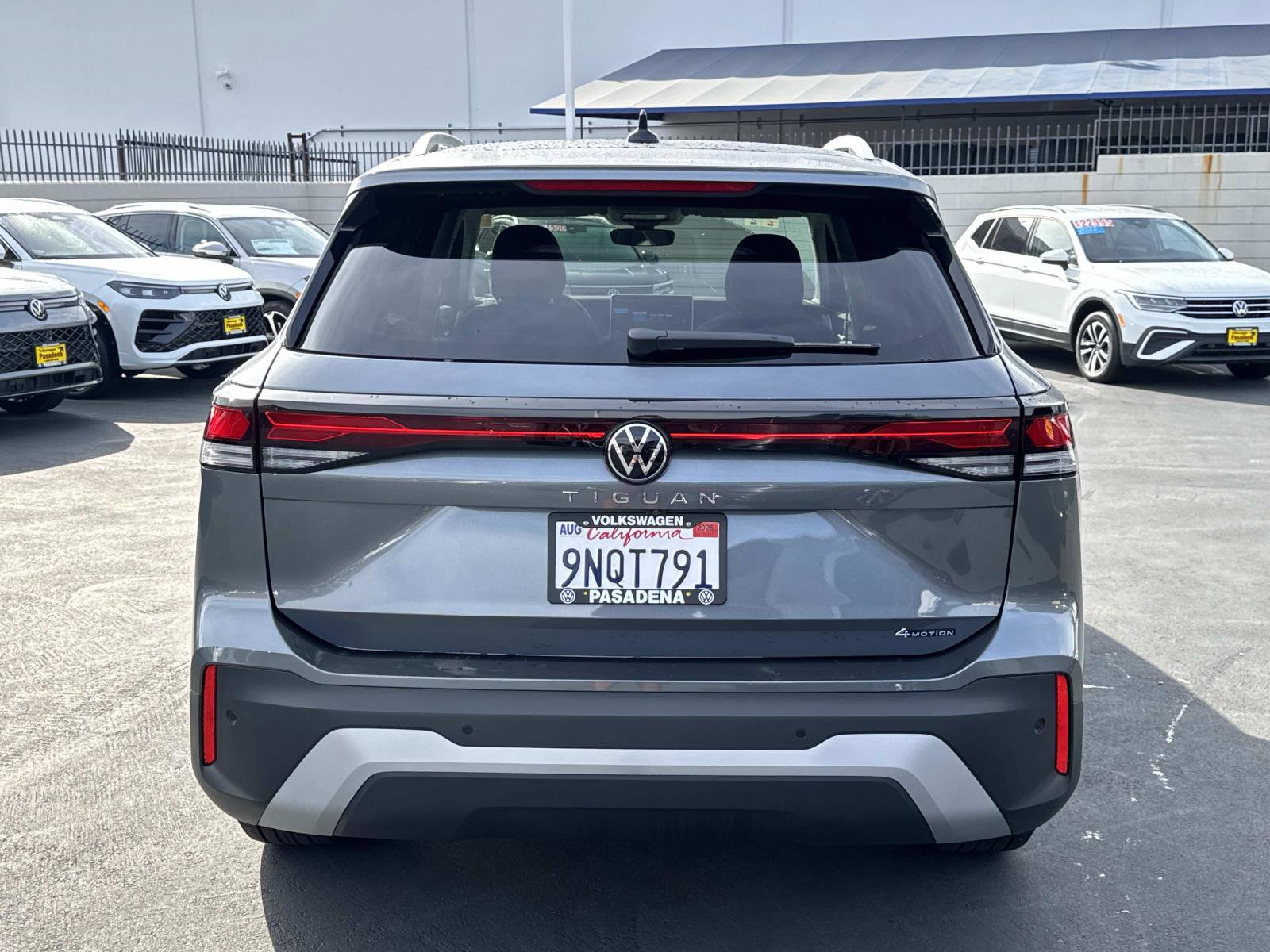 Certified 2025 Volkswagen Tiguan S w/ 18" Wheel Package image 4