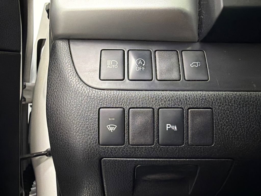 Used 2019 Toyota Highlander Limited FWD image 35