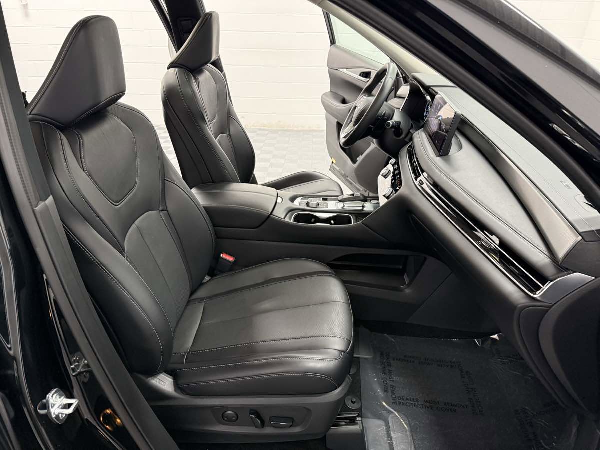 Used 2024 INFINITI QX60 Luxe image 16