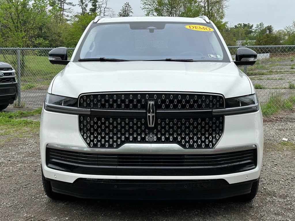 New 2025 Lincoln Navigator Reserve AWD/4WD image 30