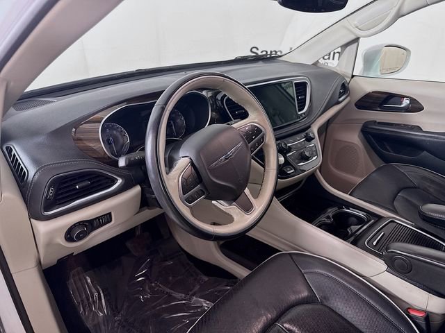 Used 2021 Chrysler Pacifica Limited AWD/4WD image 9