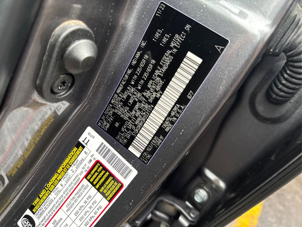 Used 2024 Toyota Highlander XLE image 18