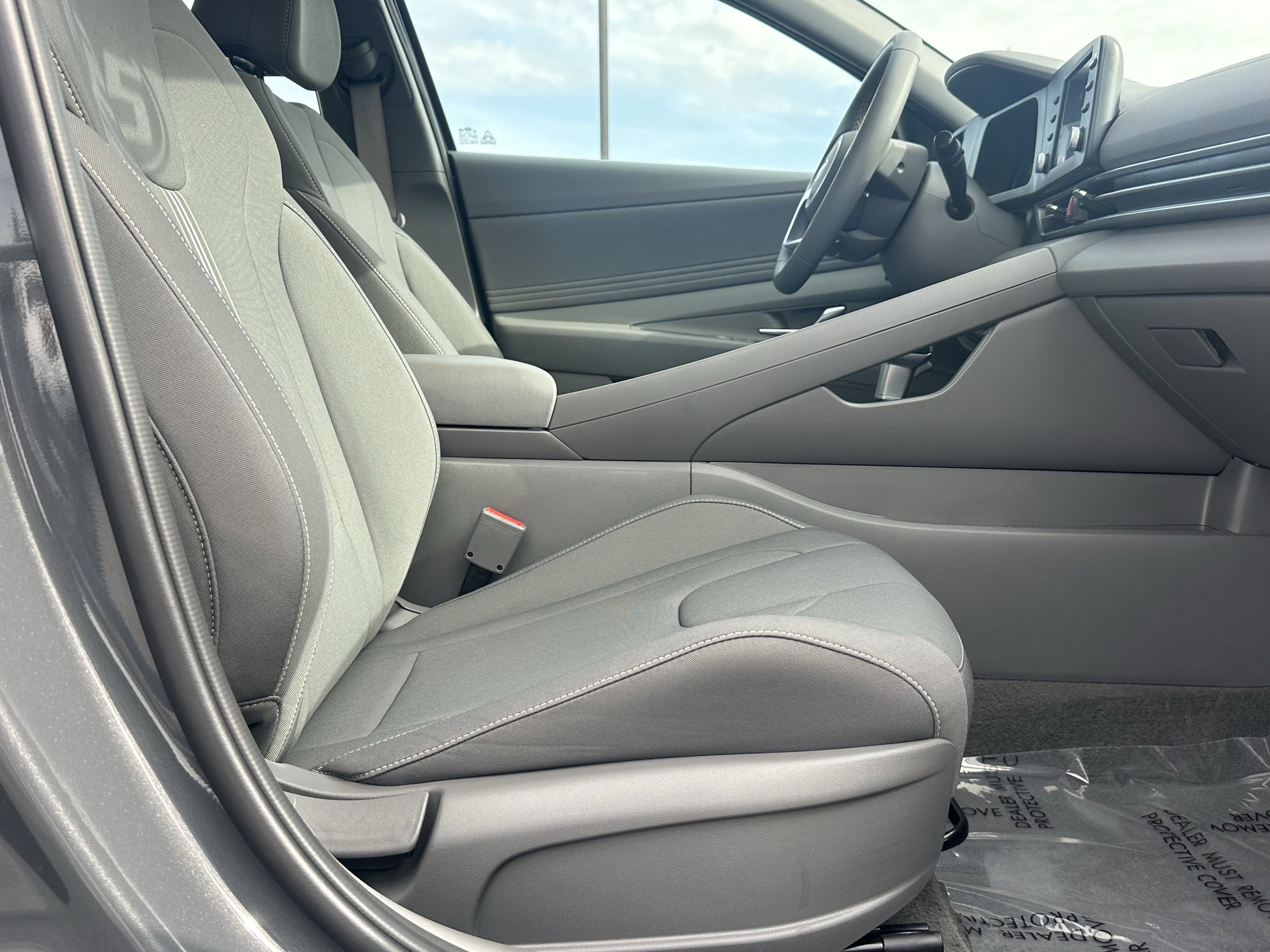 Used 2025 Hyundai Elantra Sport FWD image 16
