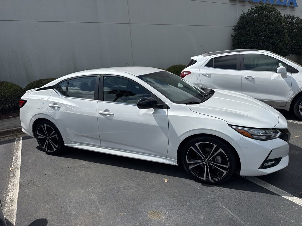 Used 2022 Nissan Sentra SR w/ Lighting Package image 2