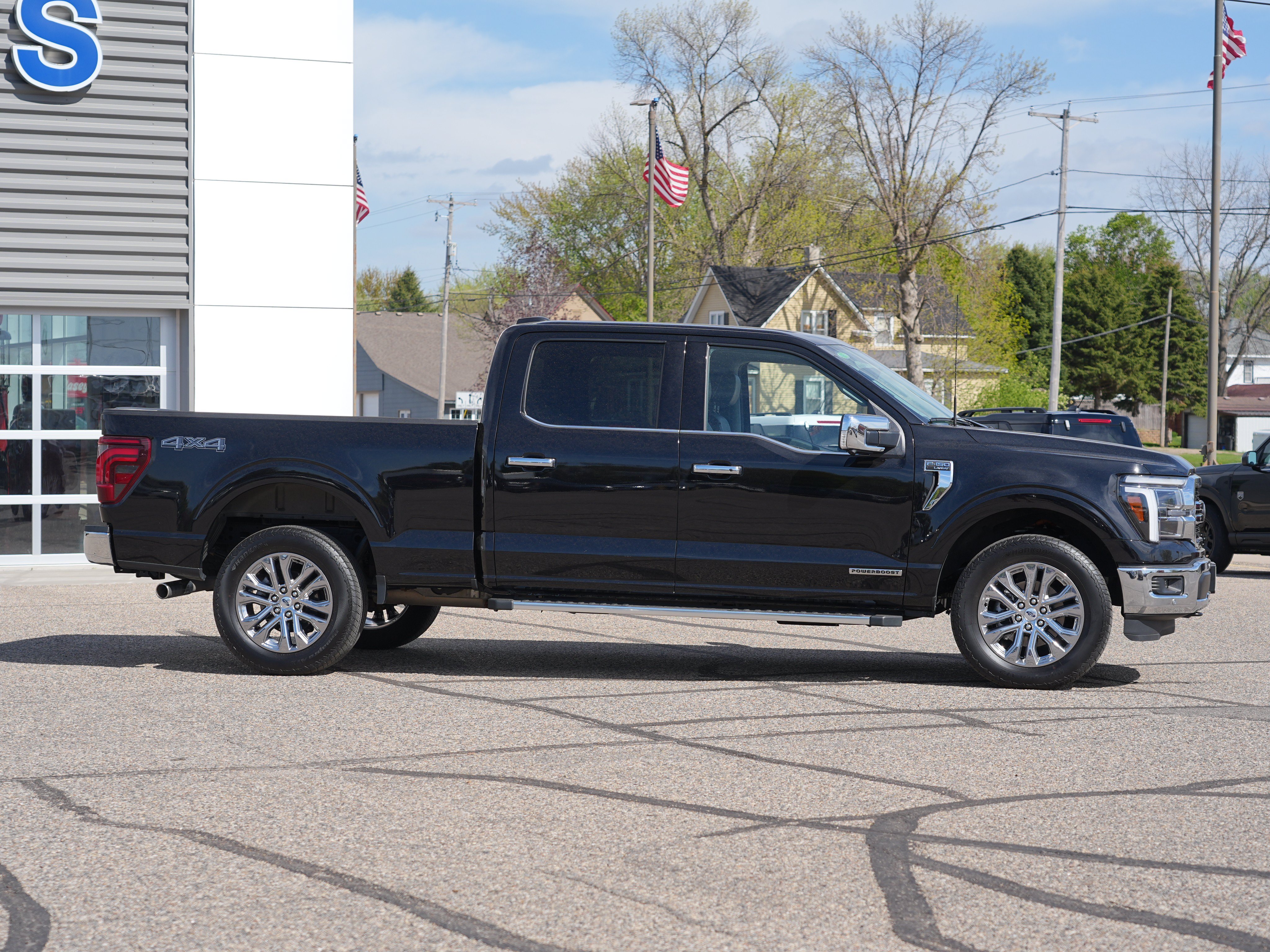 Used 2025 Ford F150 Lariat w/ Equipment Group 501A Mid AWD/4WD image 2