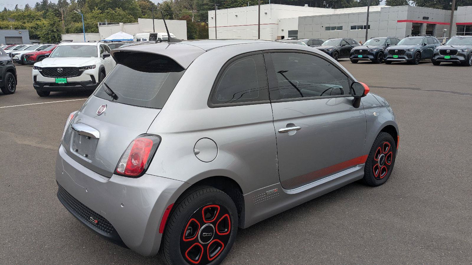 Used 2018 FIAT 500 e w/ Esport Package FWD image 5