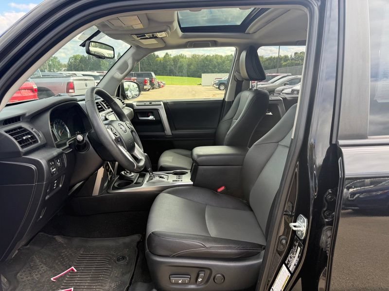 Used 2018 Toyota 4Runner SR5 Premium AWD/4WD image 3