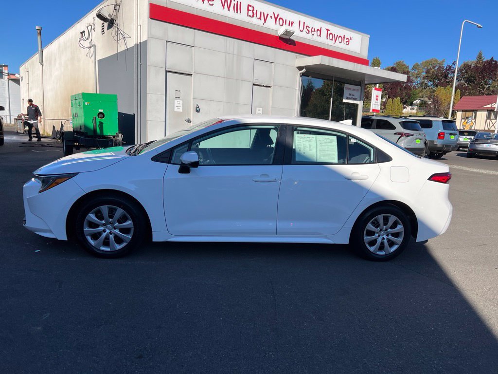 Used 2023 Toyota Corolla LE FWD image 7