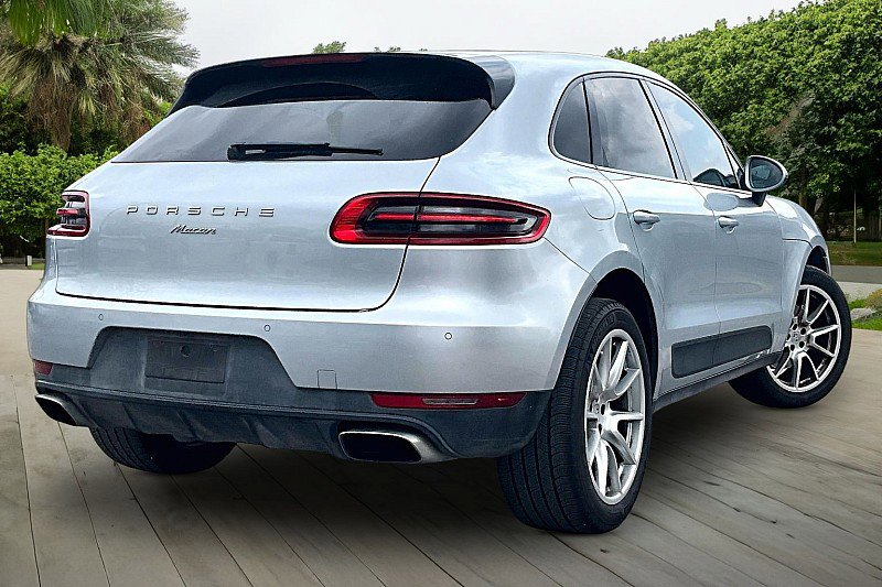 Used 2017 Porsche Macan AWD/4WD image 2