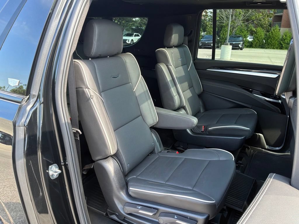 New 2026 Cadillac Escalade ESV Sport w/ Touring Package AWD/4WD image 40