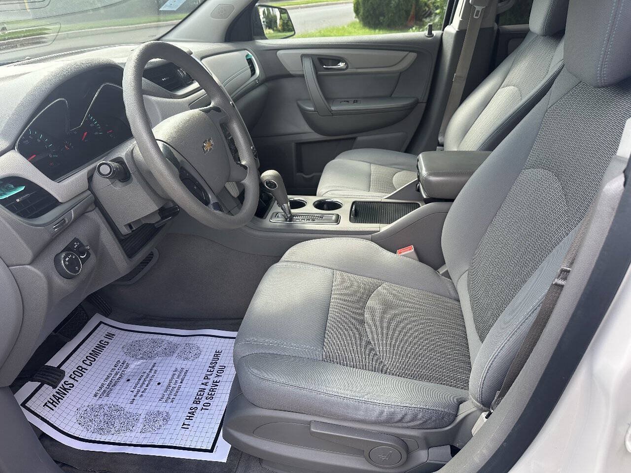 Used 2013 Chevrolet Traverse LS FWD image 9