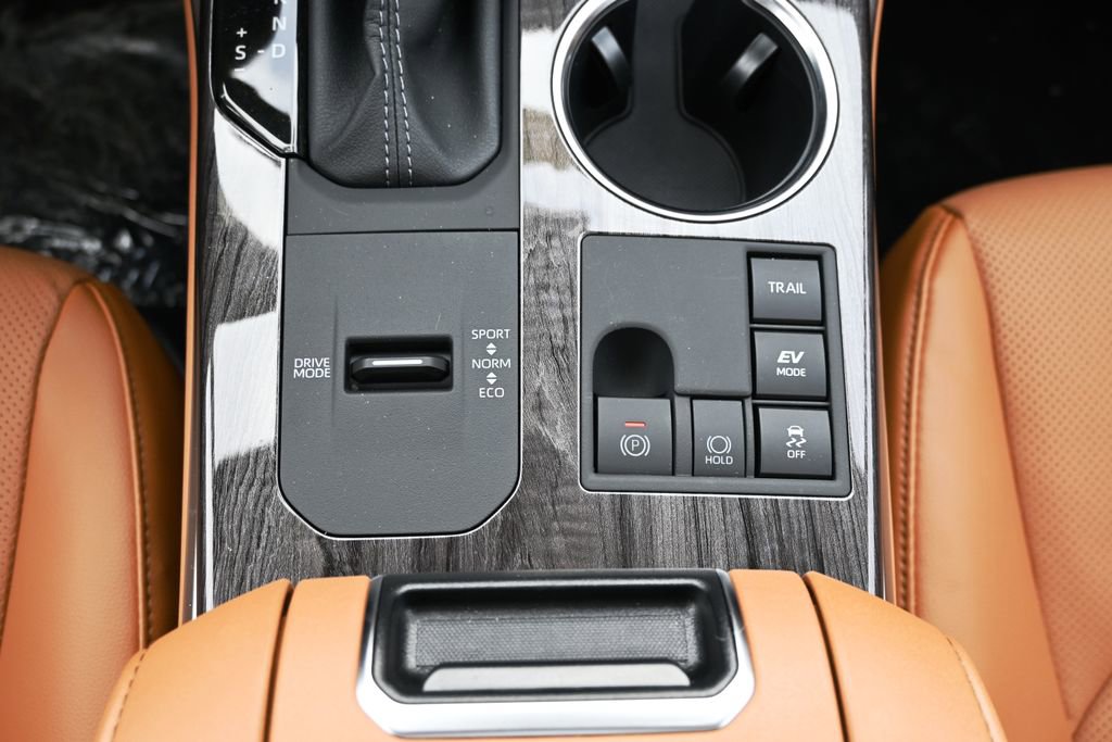 New 2026 Toyota Highlander Platinum image 29