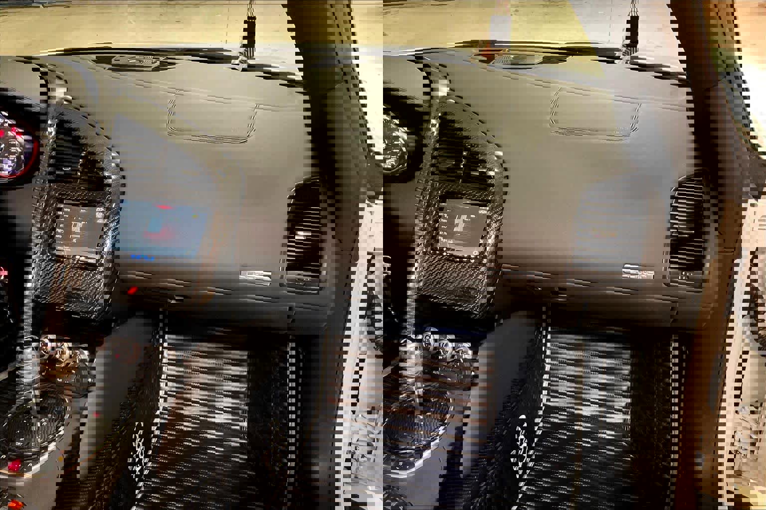 Used 2011 Audi R8 V10 image 17