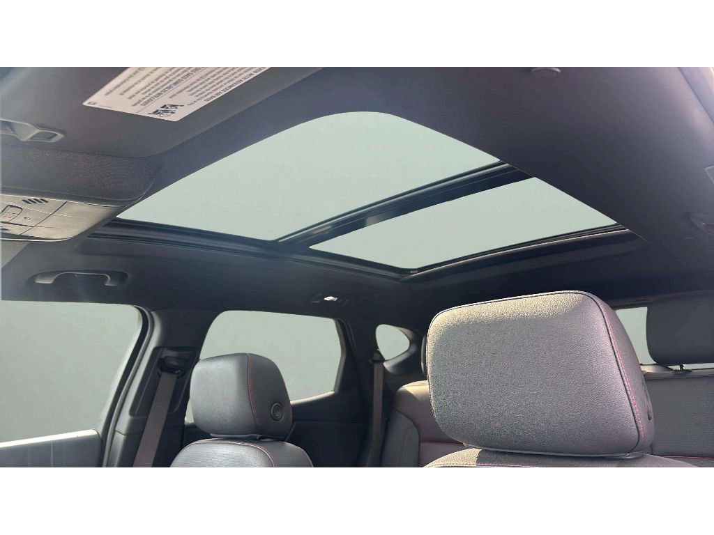 Certified 2023 Chevrolet Blazer RS w/ Driver Confidence II Package image 10