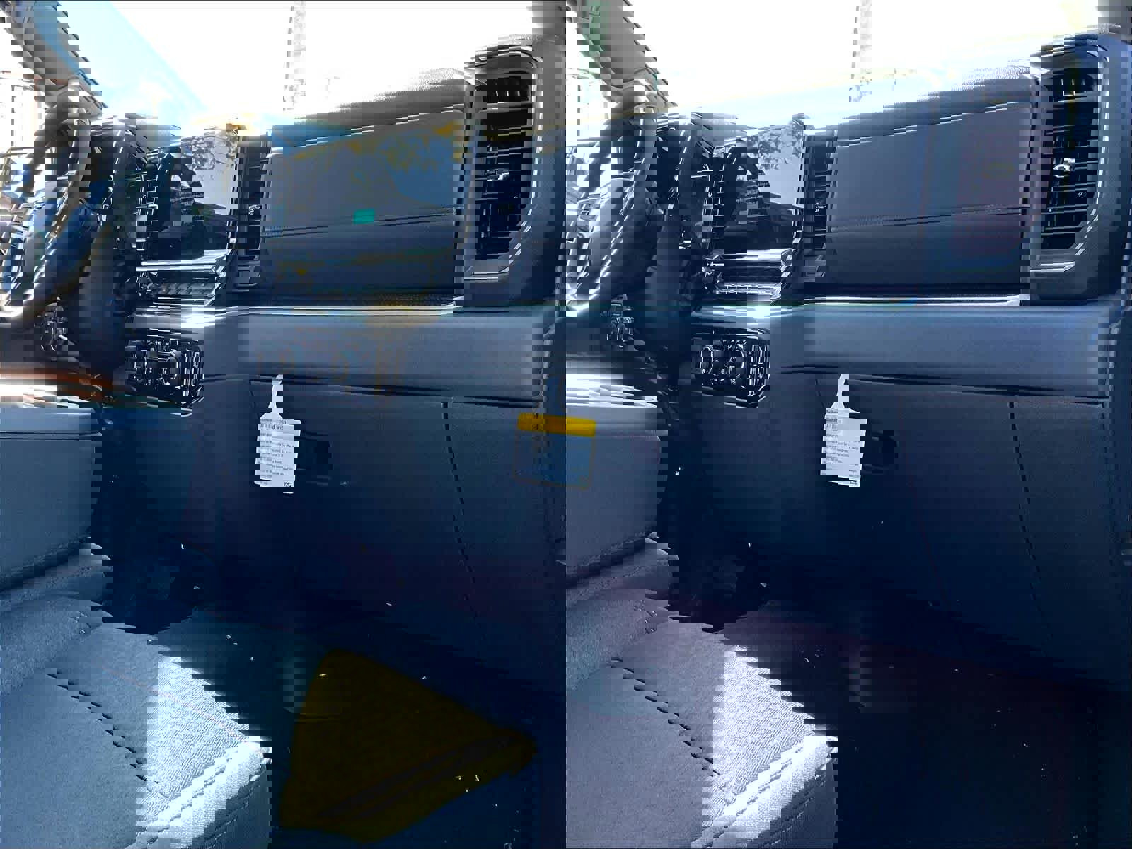 New 2025 Chevrolet Silverado 1500 LT image 10