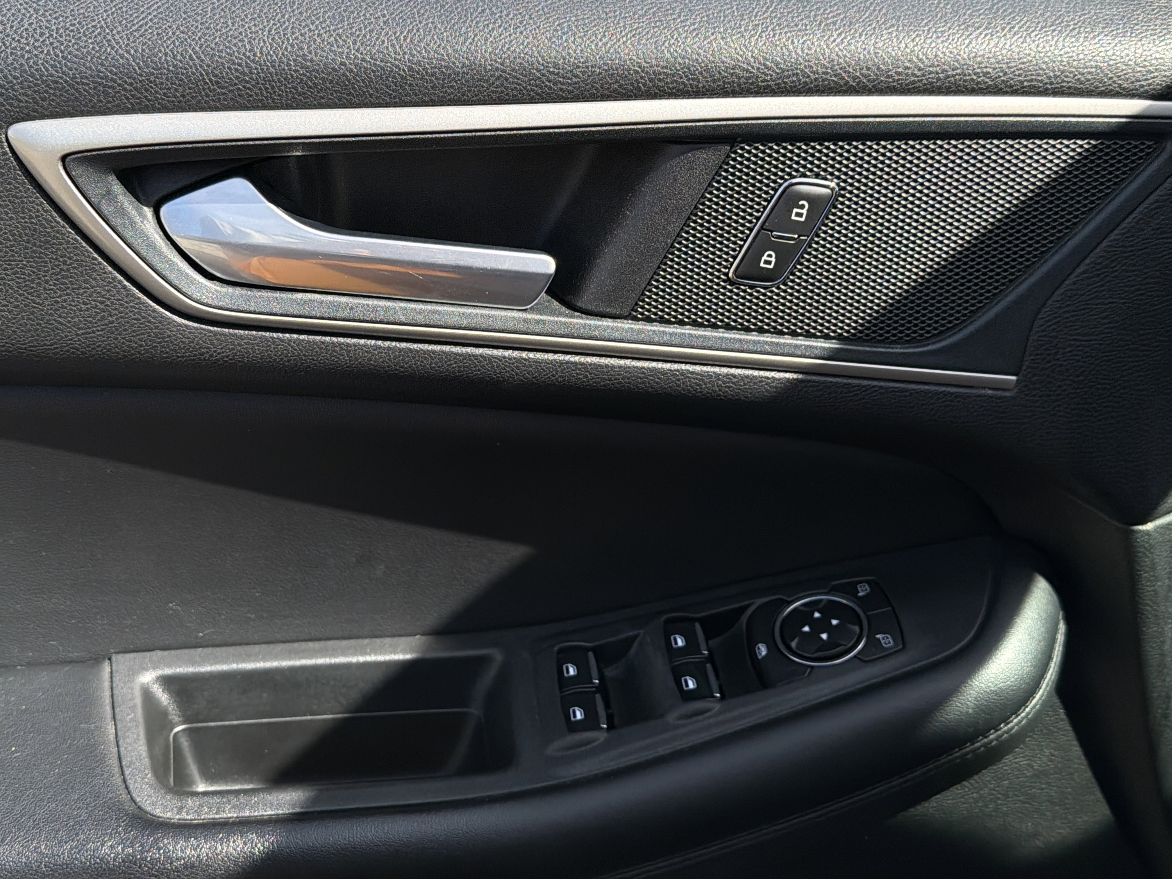 Used 2024 Ford Edge SEL AWD/4WD image 22