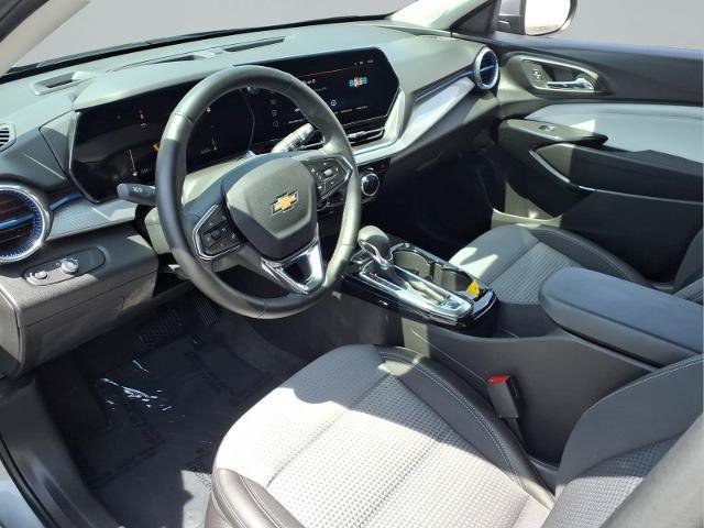 Used 2025 Chevrolet Trax LT w/ Driver Confidence Package FWD image 20