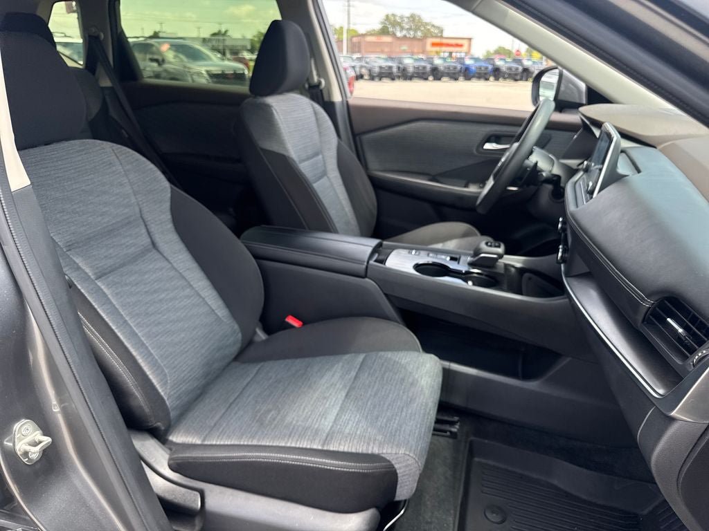 Used 2023 Nissan Rogue SV FWD image 10