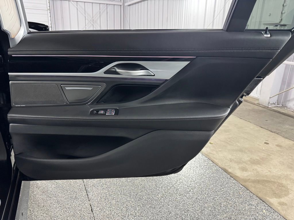 Used 2021 BMW 750i xDrive w/ Executive Package AWD/4WD image 52