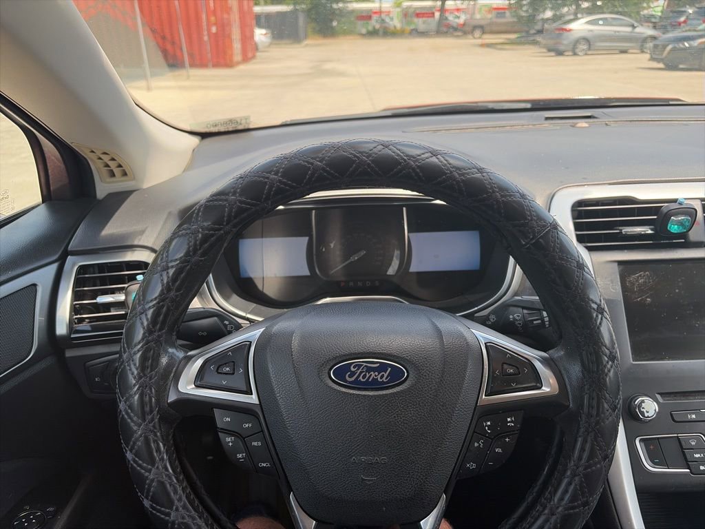 Used 2016 Ford Fusion SE image 13