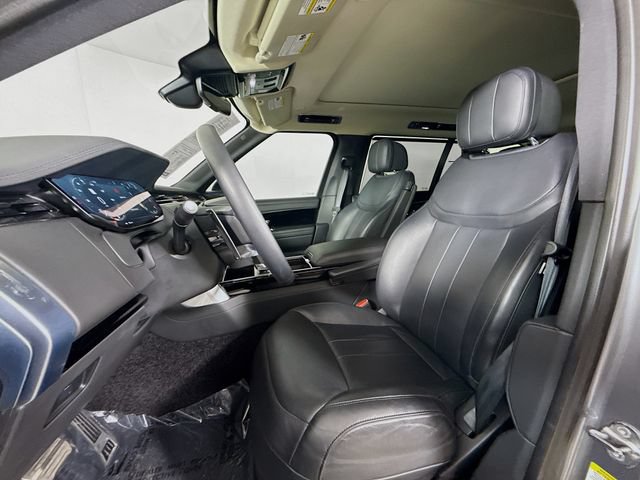 Certified 2025 Land Rover Range Rover Long Wheelbase SE AWD/4WD image 11