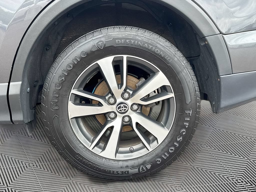 Used 2017 Toyota RAV4 XLE AWD/4WD image 27