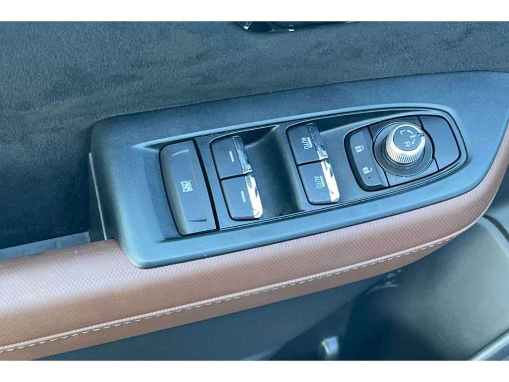 Used 2025 Subaru Forester Touring image 12