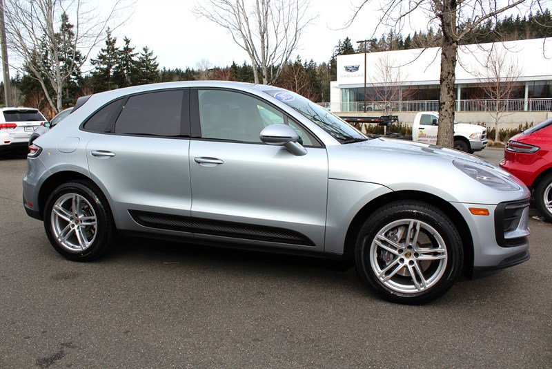 Used 2022 Porsche Macan AWD/4WD image 6