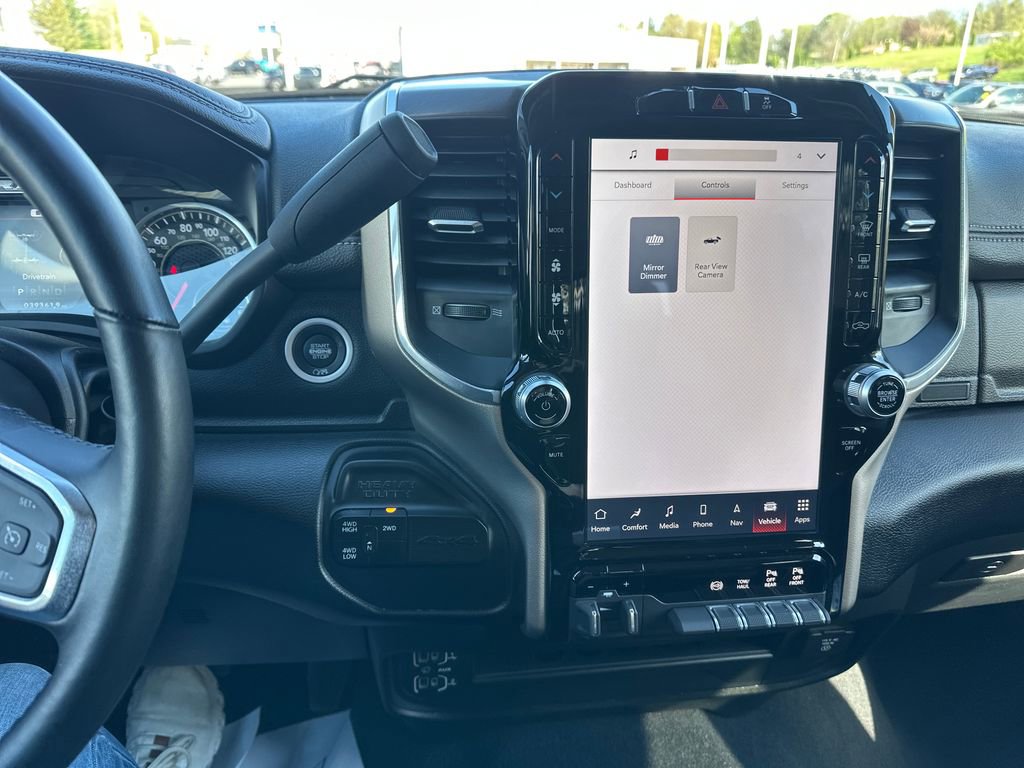 Used 2024 RAM 2500 Laramie AWD/4WD image 22