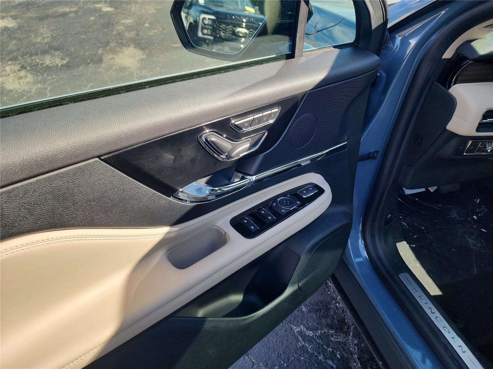 New 2026 Lincoln Corsair Reserve image 12