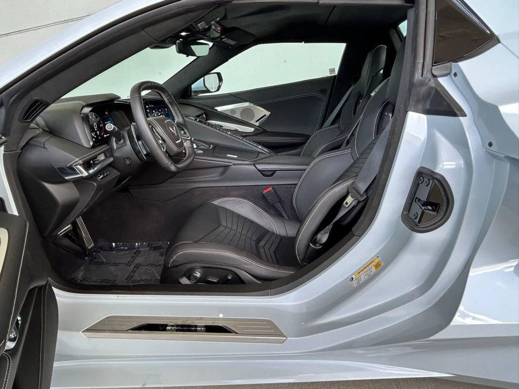 Used 2024 Chevrolet Corvette Stingray Premium Conv w/ Battery Protection Package image 16