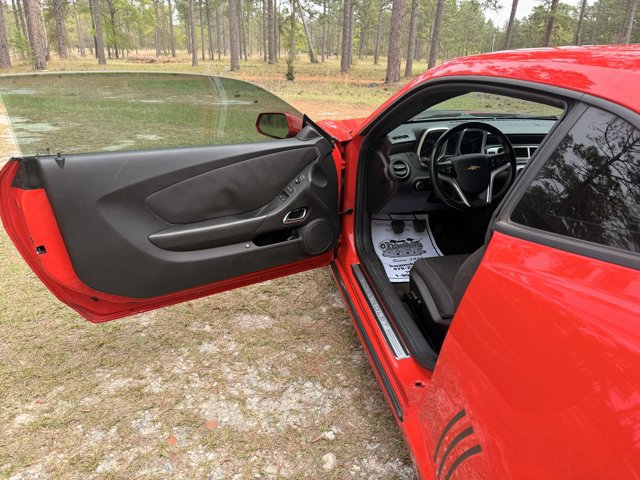 Used 2015 Chevrolet Camaro SS image 11