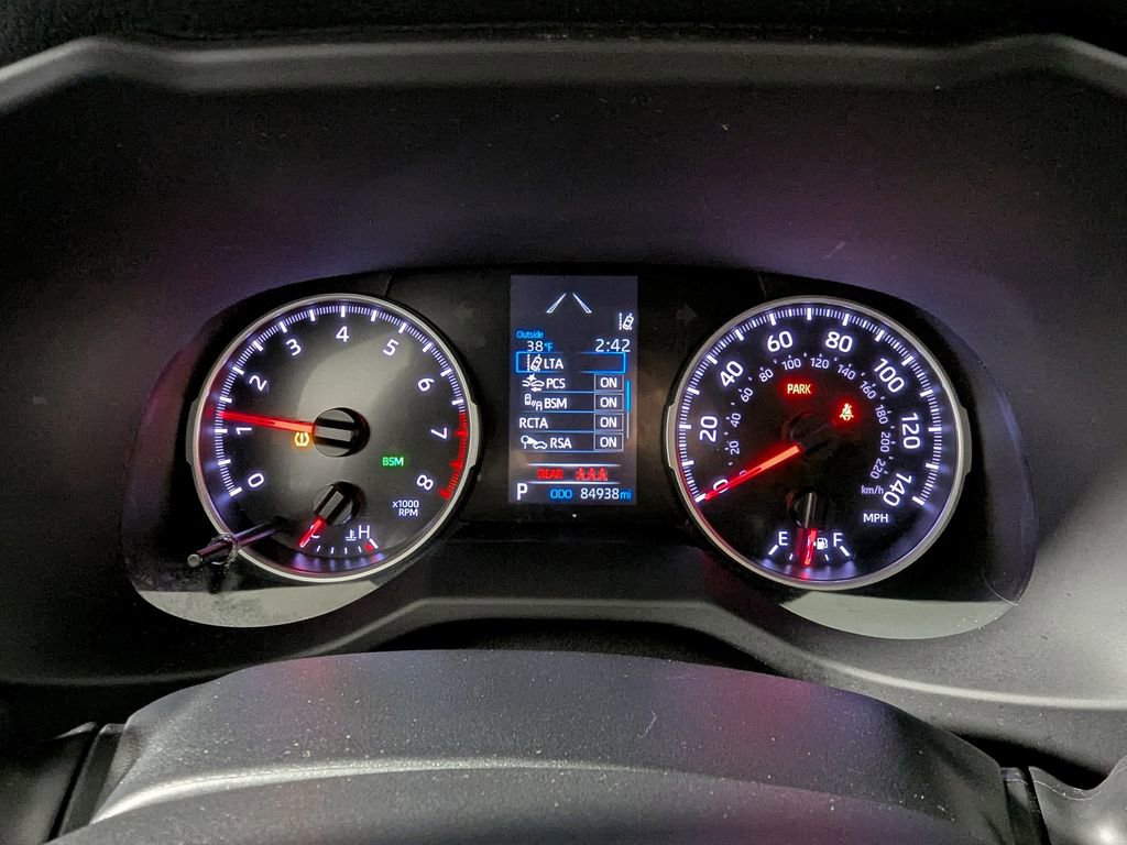 Used 2021 Toyota RAV4 XLE image 29