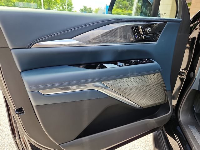Certified 2025 Cadillac Escalade IQ Luxury 2 w/ LPO, Premium Carpet Package AWD/4WD image 12