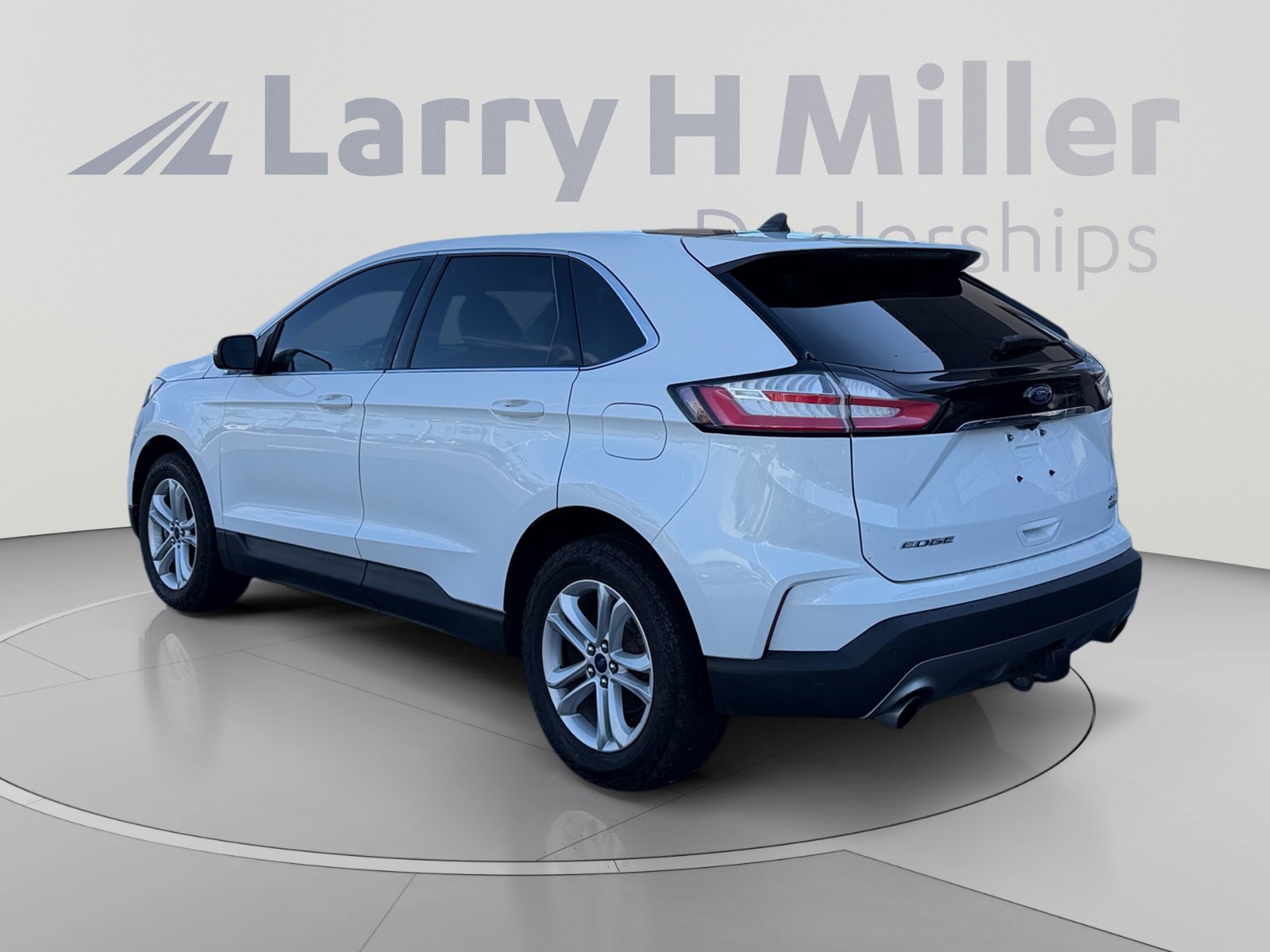 Used 2020 Ford Edge SEL w/ Convenience Package AWD/4WD image 3