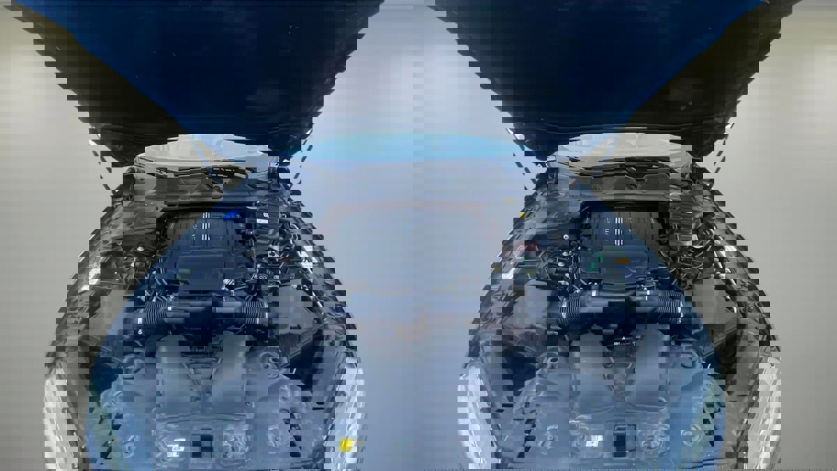 Used 2019 Jaguar XJ L Portfolio image 21