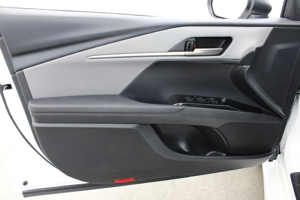 Used 2025 Toyota Camry SE FWD image 15
