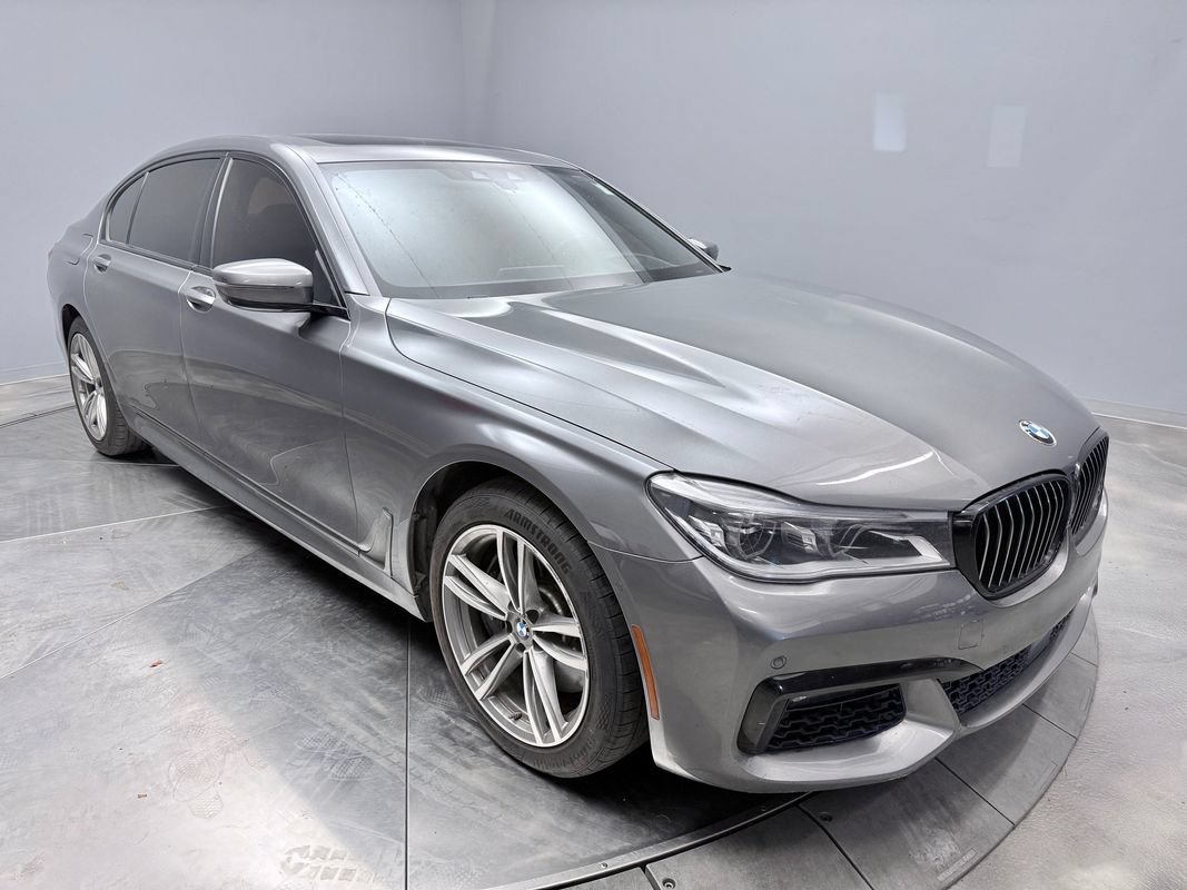 Used 2016 BMW 750i xDrive AWD/4WD image 3