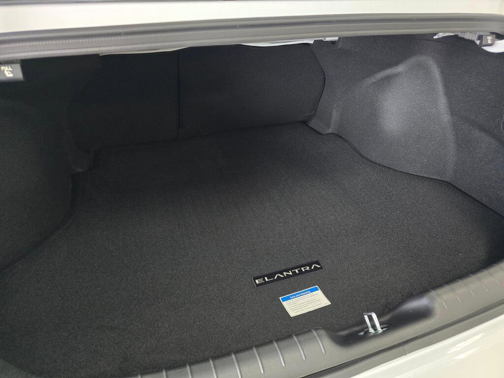 New 2026 Hyundai Elantra SEL Sport image 16