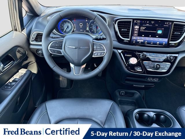 Used 2025 Chrysler Pacifica Select FWD image 24