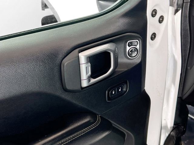 Used 2018 Jeep Wrangler Unlimited Sahara w/ Uconnect 4C Nav & Sound Group AWD/4WD image 14