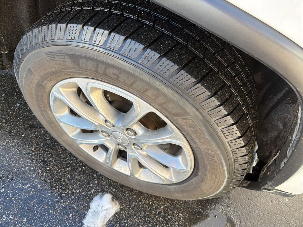 Used 2016 Jeep Grand Cherokee Limited image 8