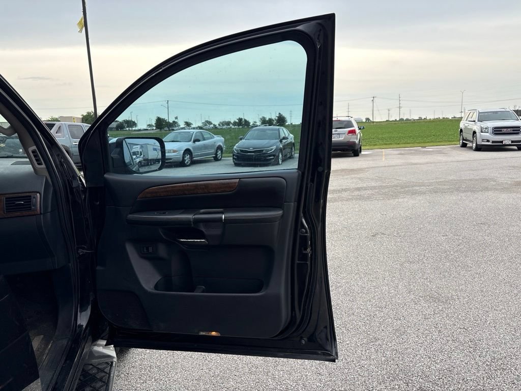 Used 2010 Nissan Armada Platinum w/ Captain Seat Pkg AWD/4WD image 14